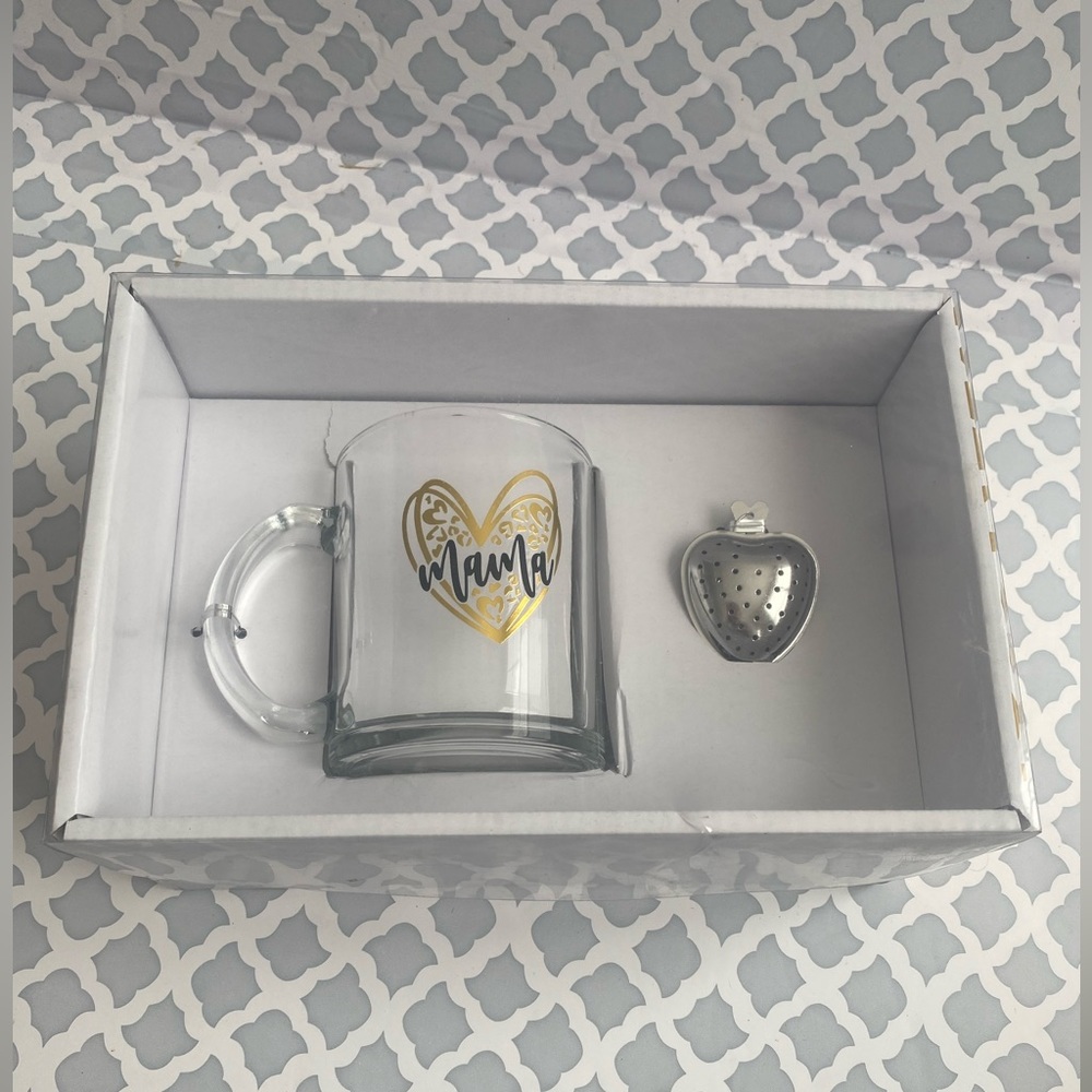 11 fl. oz. Glass Mug with gold heart, Mama on it, And silver heart tea strainer